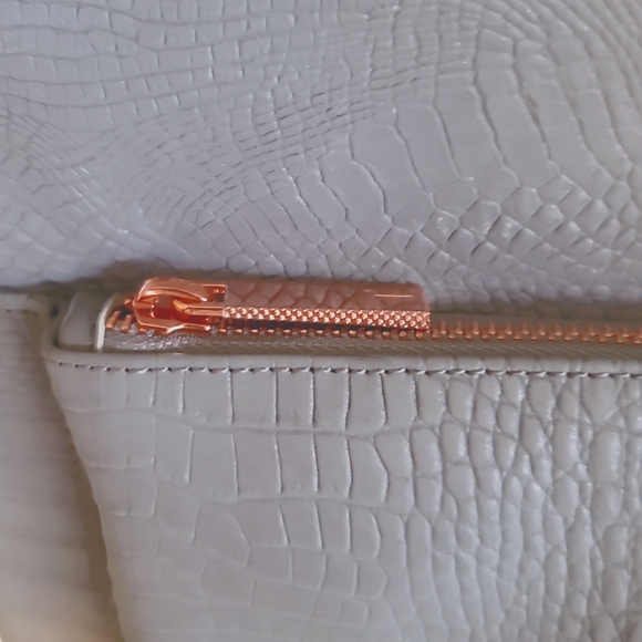 Ted Baker Rahri Reflective Croc Embossed Leather Backpack NWT - Picture 4 of 16